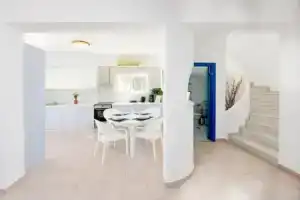 Villa Irilena - 4Bdr Beach House, Геннади