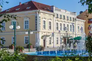 Nelson Hotel, Хайдусобосло
