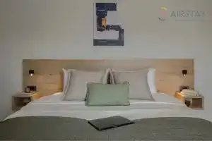 Jaax Apartment Airport by Airstay, Спата