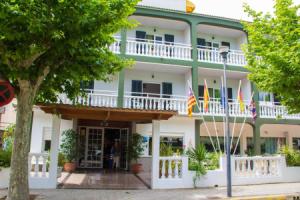 Universal Hotel Laguna, Каньямель