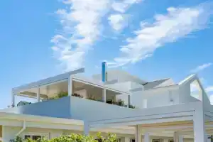 The Green Park Hotel, Каваллино