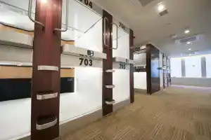 Капсульный отель «Capsule Plus Yokohama Sauna & Capsule», Иокогама