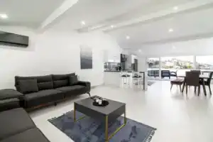 Sleek House with a Lovely Terrace in Besiktas, Стамбул