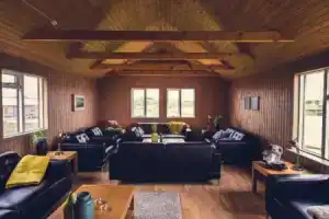 River Hotel, Хедла