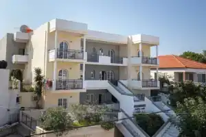 Manias Hotel, Агиа Марина