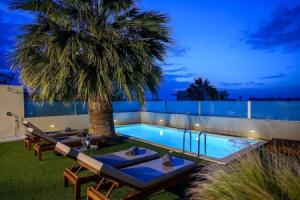 Yoza Villa Private Pool Privacy Near Airport, Коккини-Хани