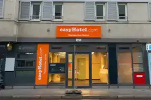 easyHotel Berlin Hackescher Markt, Берлин
