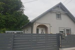 Szurke Vendeghaz Balatonkenesen, Балатонкенеше