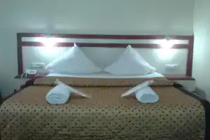 Örer Hotel, Силиври