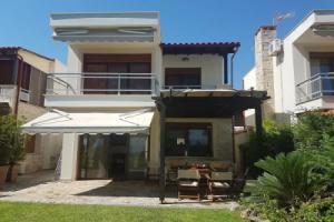 Angelikis Holiday House, Криопиги