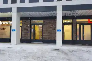 City apartment with lake view and free parking, Куопио