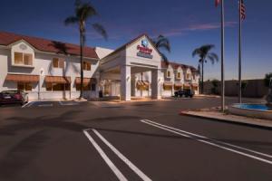 SureStay Plus By Best Western Upland Ontario North, Онтэрио