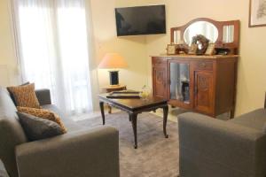 Alkinoos Apt -Inspiring Living in Meteora -3BD, Каламбака