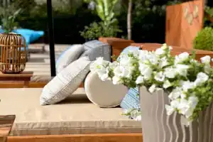 Marbella Beach Hotel, Голем