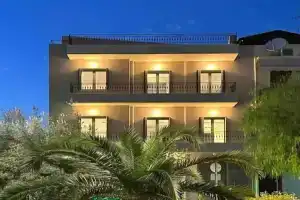 elegant stay centrally in Rethymno, Ретимно