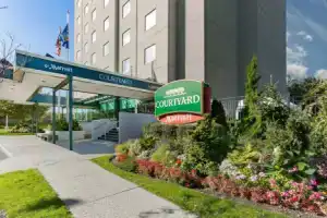 Отель «Courtyard By Marriott New York Jfk Airport», Куинс