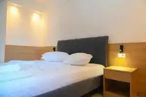 Dolanit Hotels Village, Голем