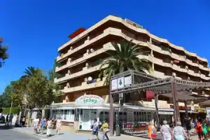 Azahar Apartamentos, Салоу
