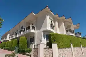 Kamer Suite & Hotel, Чешме
