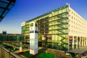 Отель «Courtyard by Marriott Prague Airport», Прага