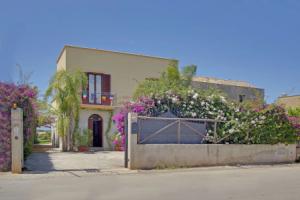 Мини-отель «- Vista Egadi -», Пачеко