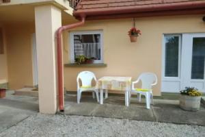 Barbara Apartmanház, Кестхей