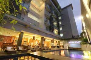 Crystal Lotus Hotel Yogyakarta, Джокьякарта