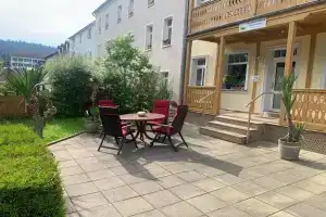 Ferienwohnung Elsterveilchen 100 m bis zur Soletherme und Theater, Бад-Эльстер