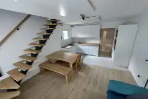 River Apartment, Бовец