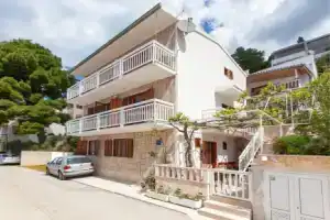 Apartment Ante M, Брела