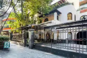 Ar 218 Hotel, Мехико