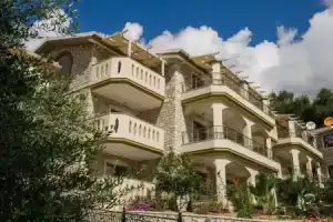 Adams Hotel, Парга