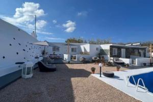 Village Anto Santorini, Картерадос