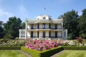 Отель «Kasteel De Vanenburg», Путтен