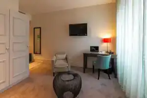 Отель «Hôtel Le Griffon d'Or», Бурк-ан-Брес