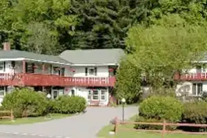 Seasons Pass Inn Vermont, Стоу
