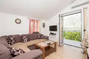 Apartment Prcanj, Прчань