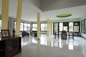 Oyo 733 t Resort, Супхан-Бури