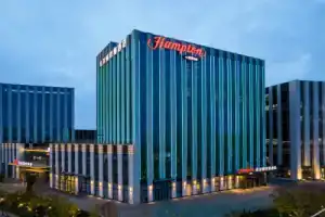 Hampton by Hilton Dalian Jinpu, Далянь