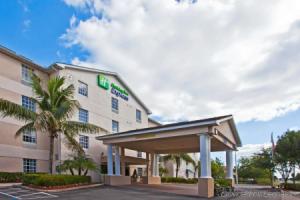Апарт-отель «Holiday Inn Express & Suites/Naples, an IHG», Бонита-Спрингс