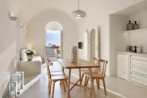 Villa Ioli With Stunning Caldera Views, Фира