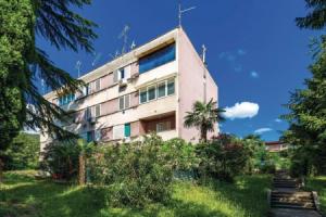 Awesome Apartment in Lovran With Wifi and 2 Bedrooms, Ловран