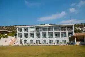 Life Point Hotel, Чешме