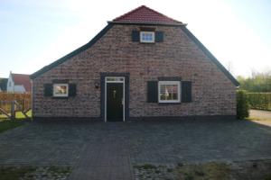 Child-friendly Villa With a Sauna in Limburg, Роггел