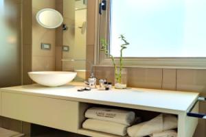 Lake Drive Rooms&Apartments, Тирана