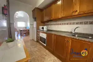 La Cinuelica 1st Flr apartment  &  com. pool L180, Торревьеха