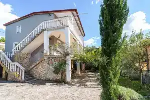 Awesome Apartment in Jasenice With Wifi and 2 Bedrooms, Rovanjska
