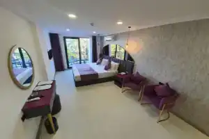 Karikatür Bi Hotel, Аланья