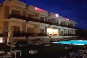 Suena Hotel, Чешме
