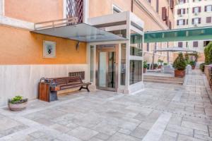 Отель «Domus Carmelitana», Рим